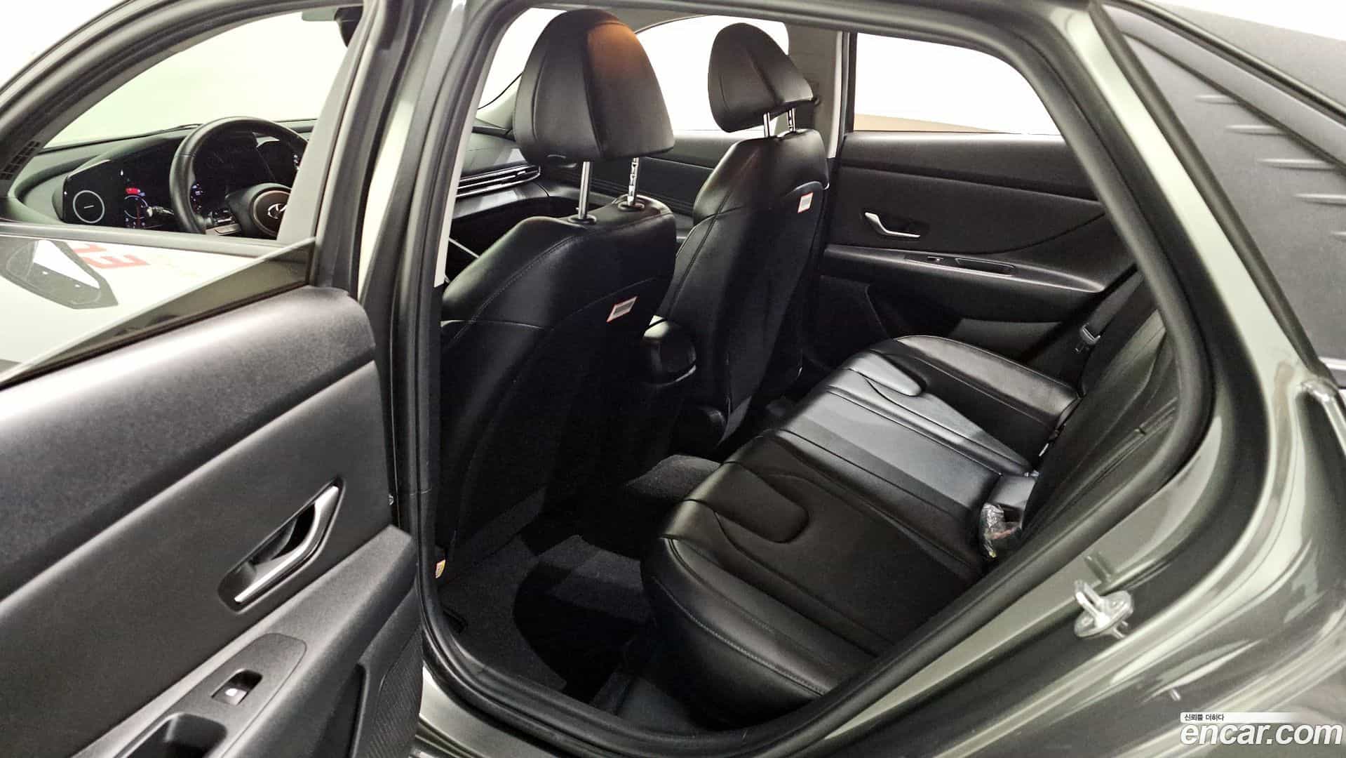 AVANTE Hyundai 2022.0-OPTION-015