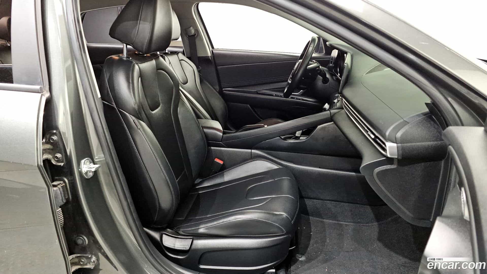 AVANTE Hyundai 2022.0-OPTION-016