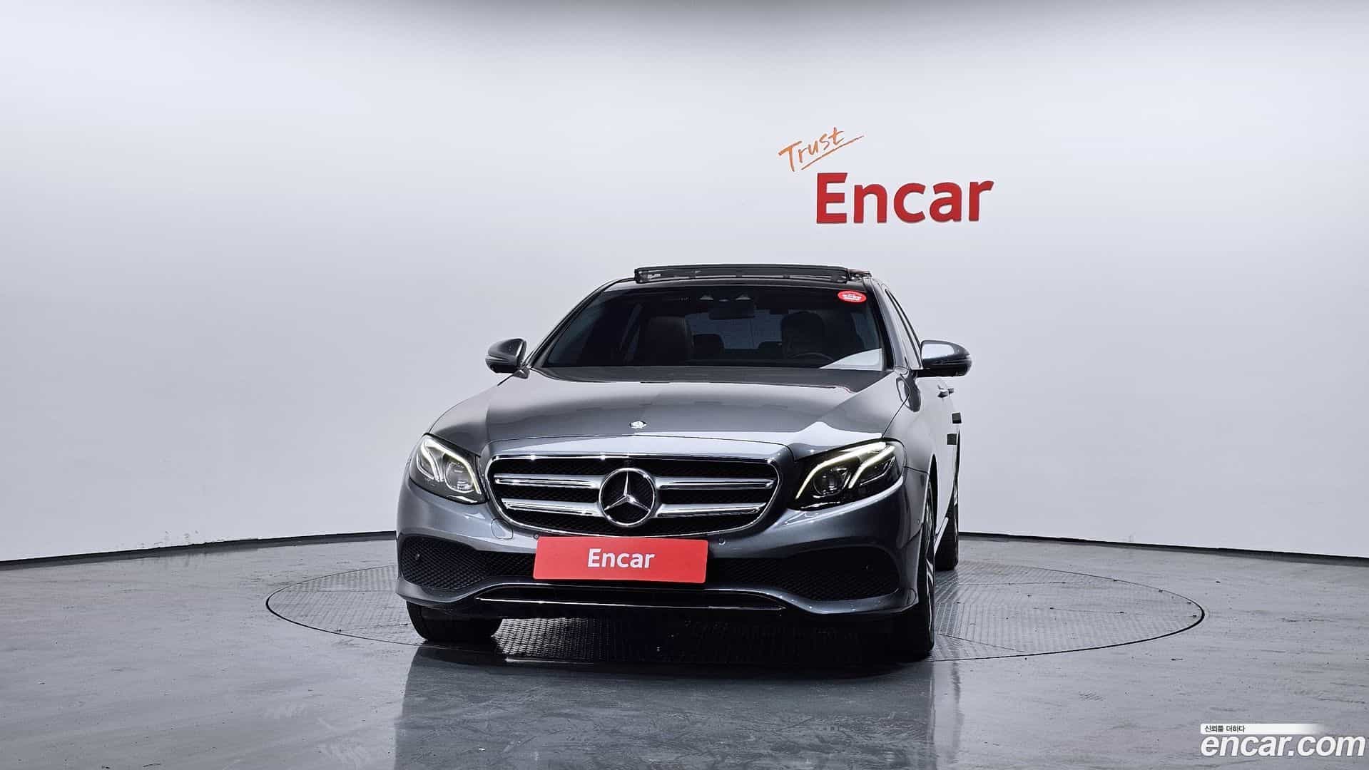 E-Class Mercedes-Benz 2017.0-OUTER-003