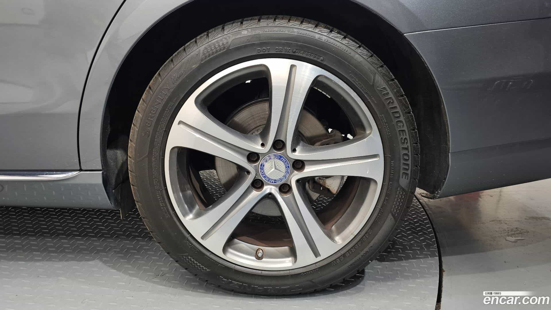 E-Class Mercedes-Benz 2017.0-OUTER-005
