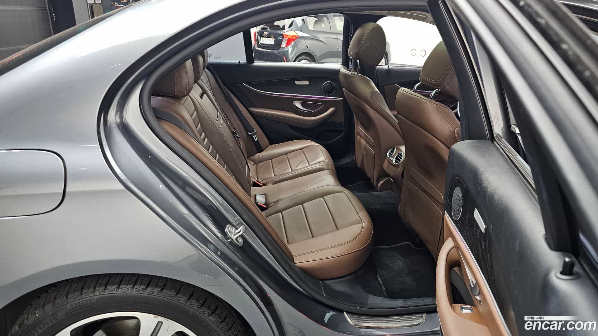 E-Class Mercedes-Benz 2017.0-OPTION-016