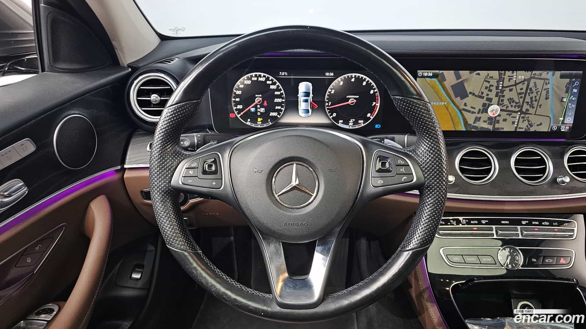 E-Class Mercedes-Benz 2017.0-OPTION-017