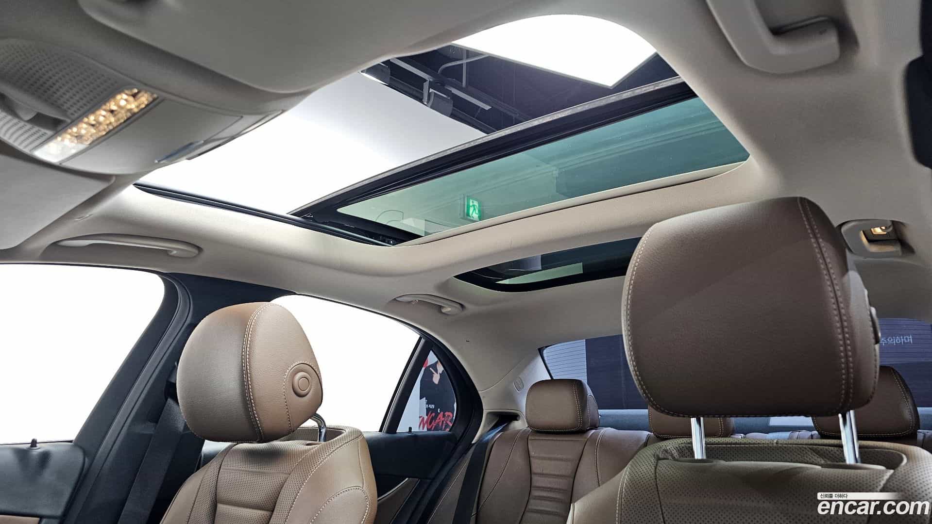 E-Class Mercedes-Benz 2017.0-OPTION-023