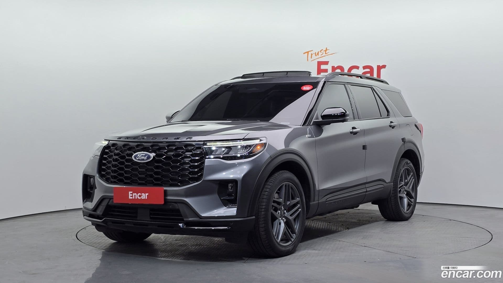 Main__Slider__Photo:Explorer Ford 2024.10-0