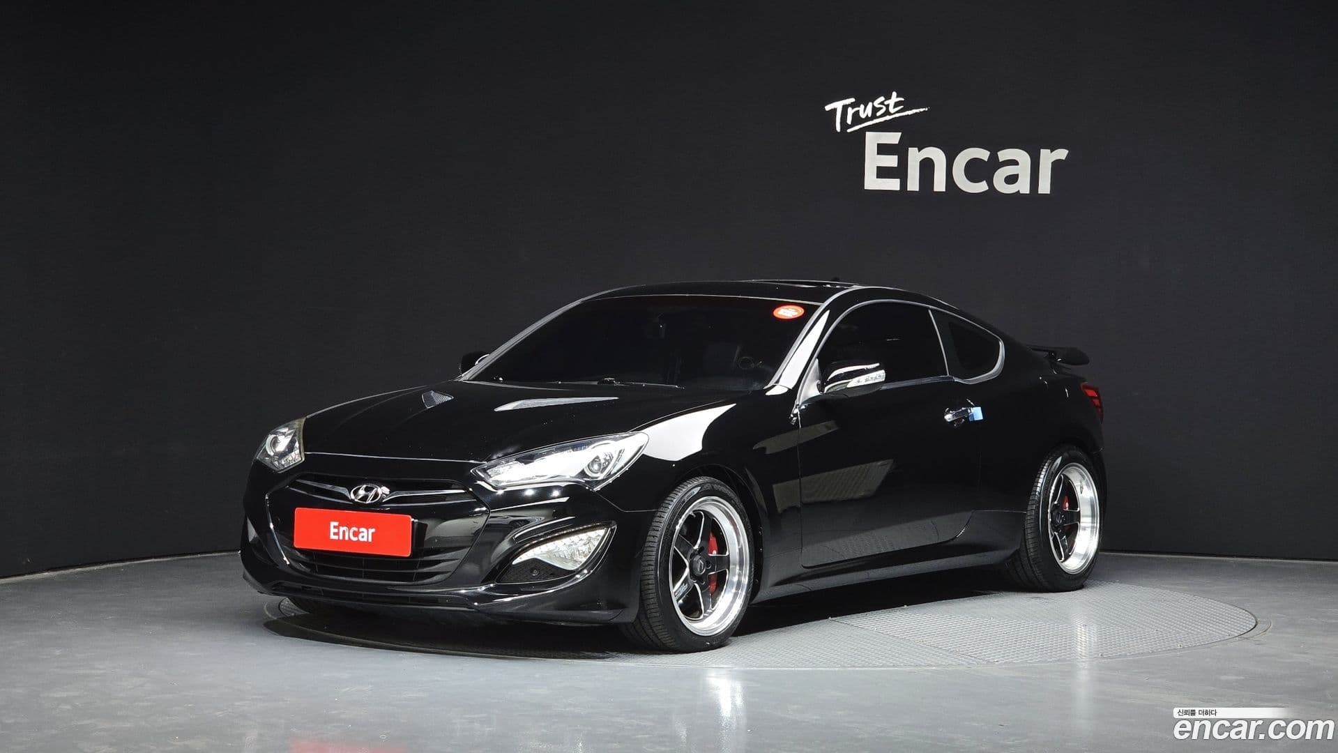 Main__Slider__Photo:Genesis Hyundai 2012.3-0