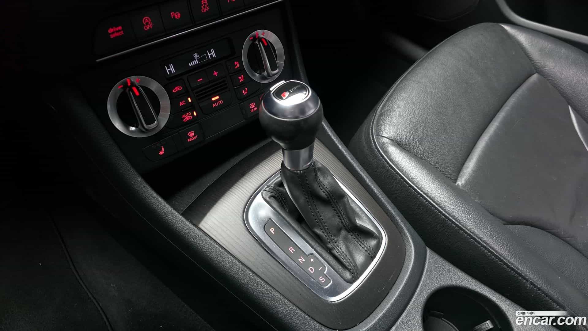 Q3 Audi 2013.1-INNER-009