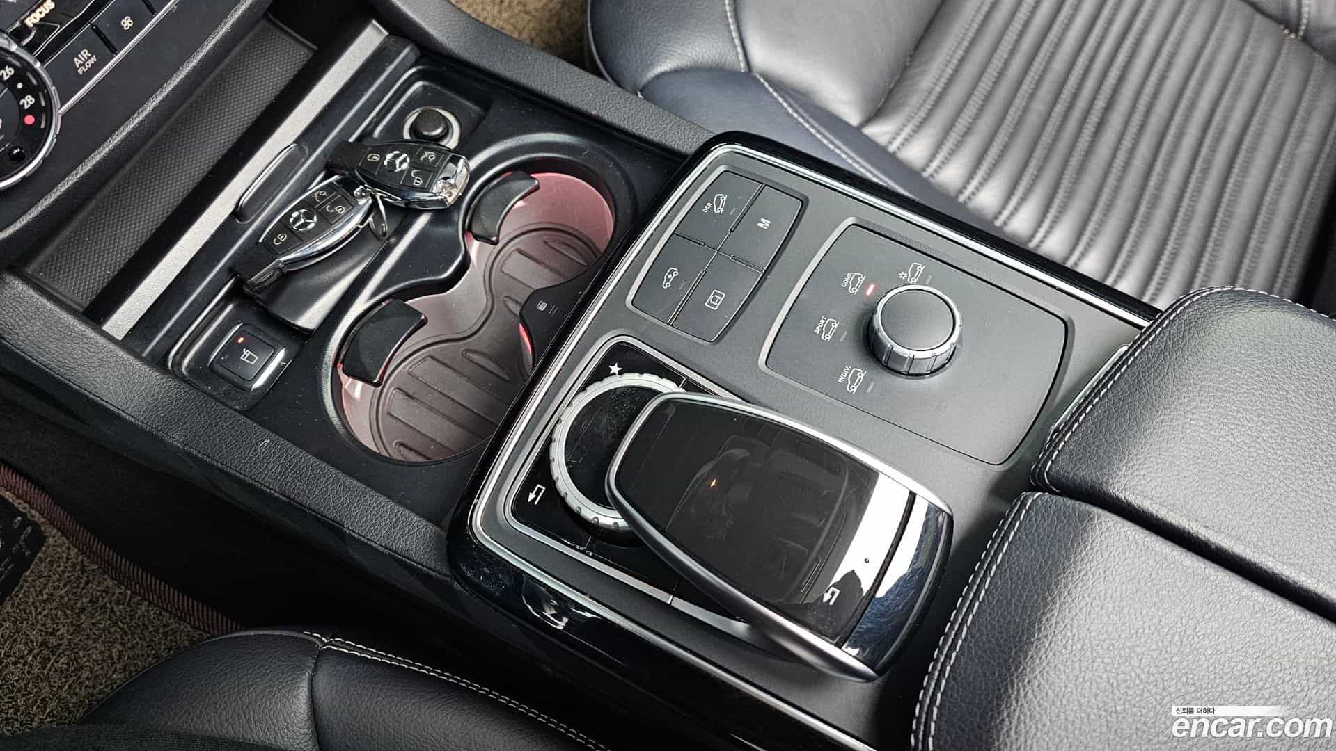 GLE-Class Mercedes-Benz 2017.6-OPTION-019
