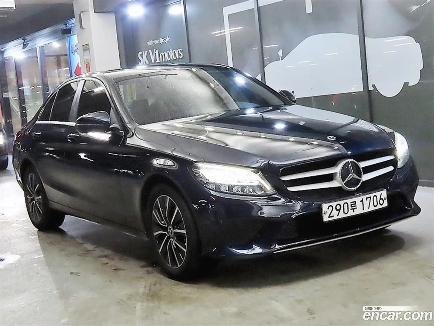 Main__Slider__Photo:C-Class Mercedes-Benz 2019.11-0