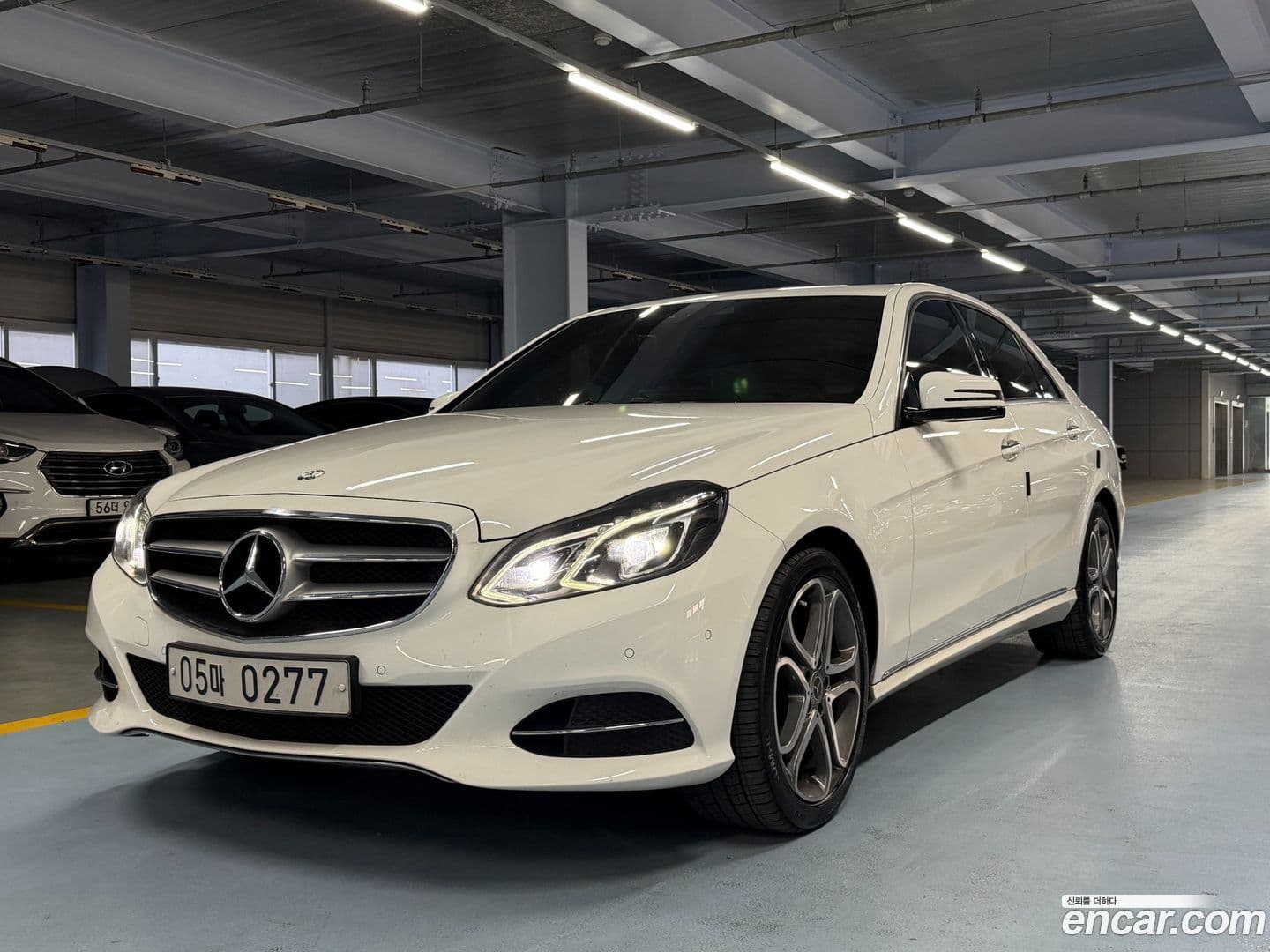 Main__Slider__Photo:E-Class Mercedes-Benz 2015.9-0