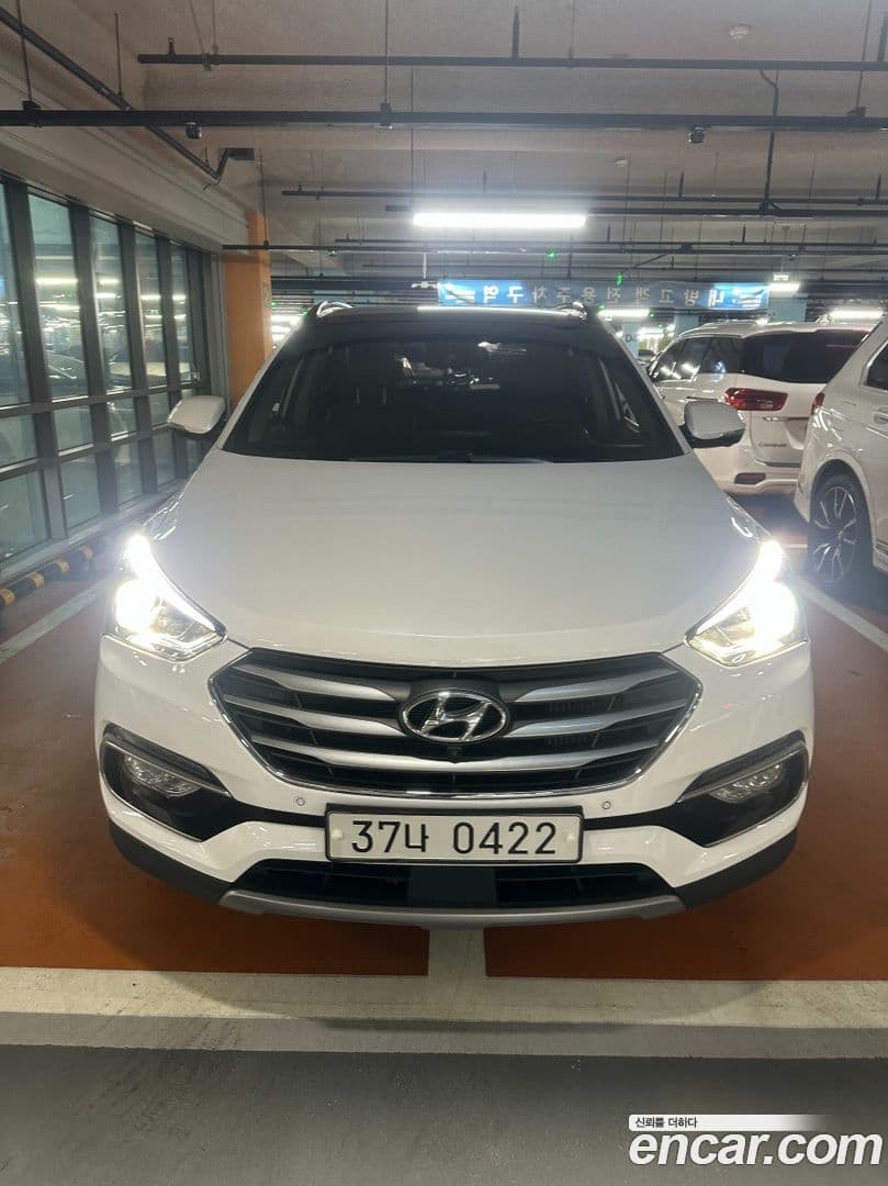 Main__Slider__Photo:Santafe Hyundai 2016.8-0
