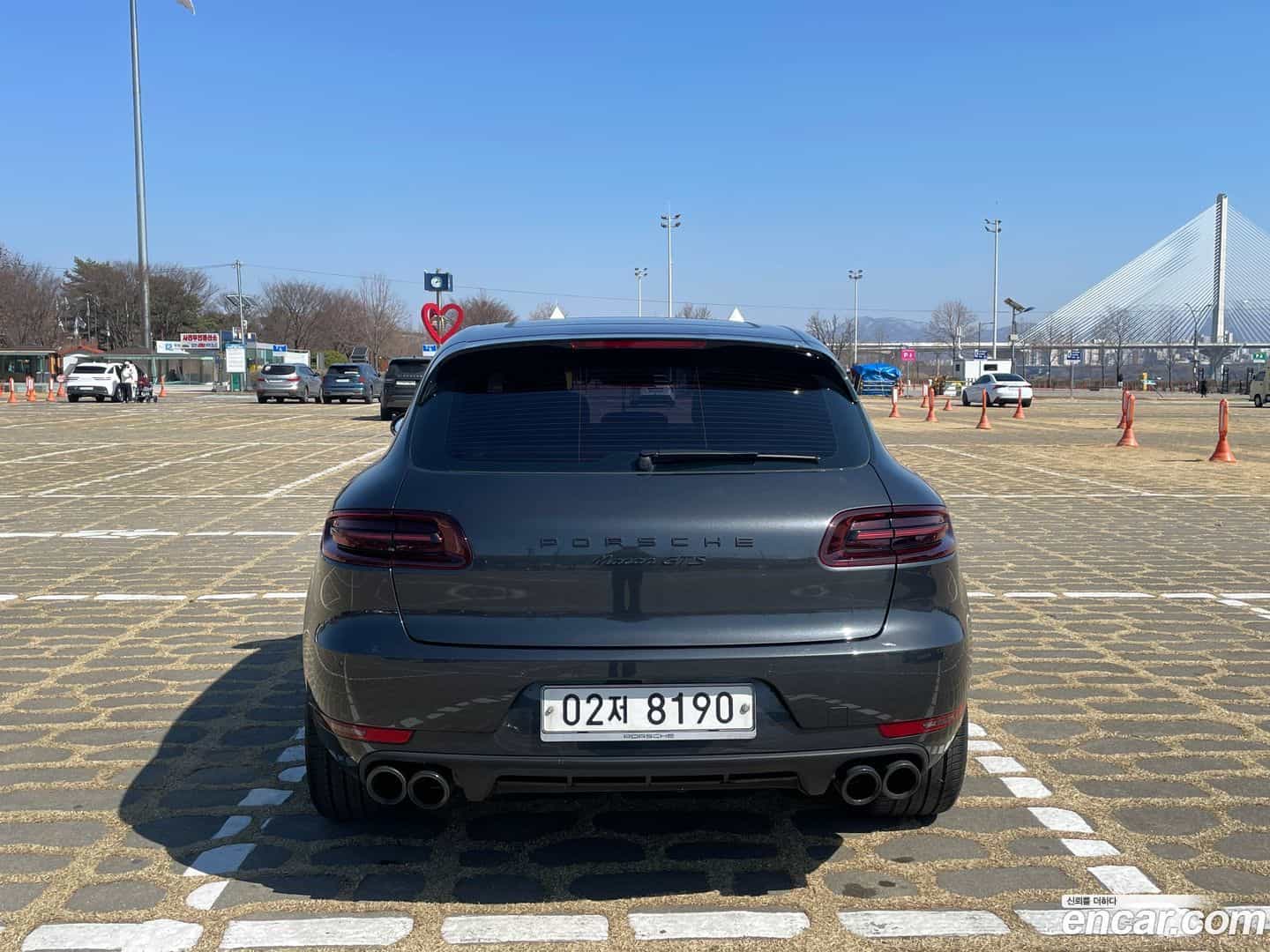 Macan Porsche 2018.1-OUTER-002