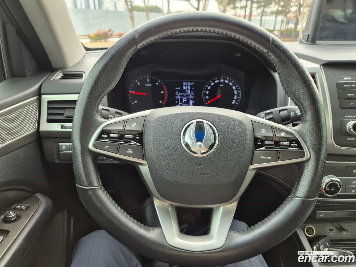Rexton KG Mobility 2019.4-INNER-008