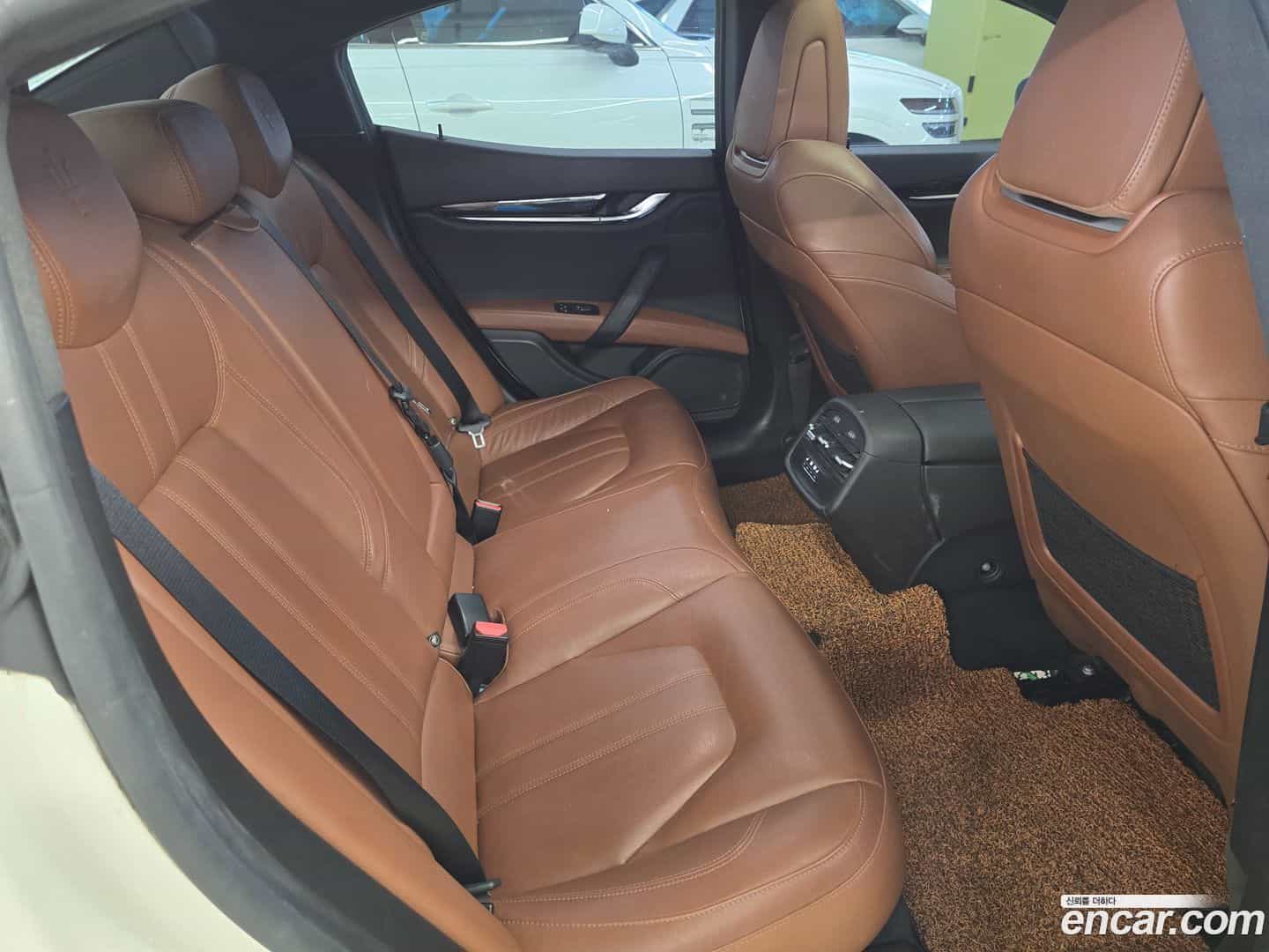 Ghibli Maserati 2019.11-INNER-009
