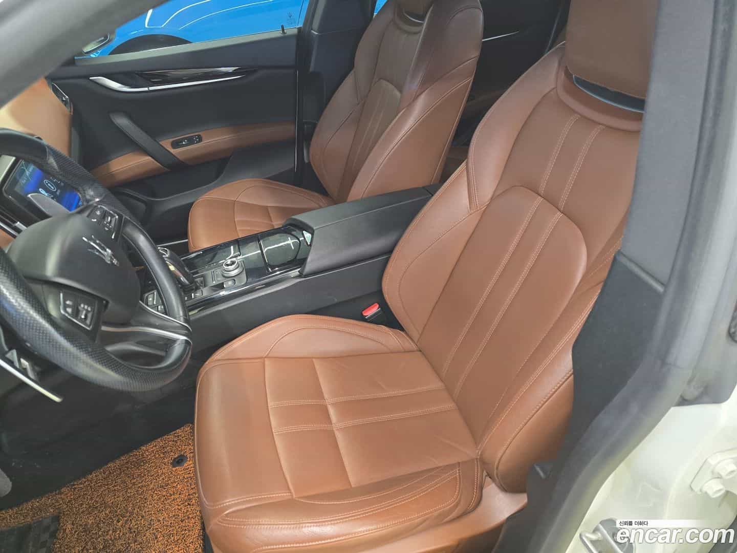 Ghibli Maserati 2019.11-INNER-010