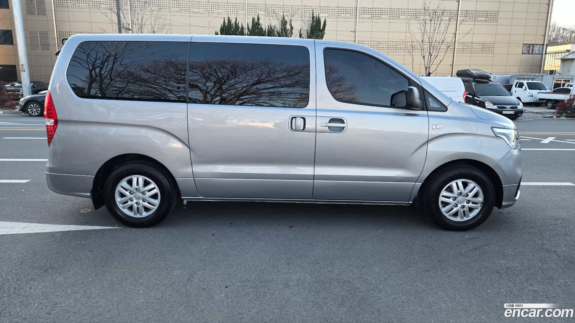 Starex Hyundai 2019.11-INNER-007