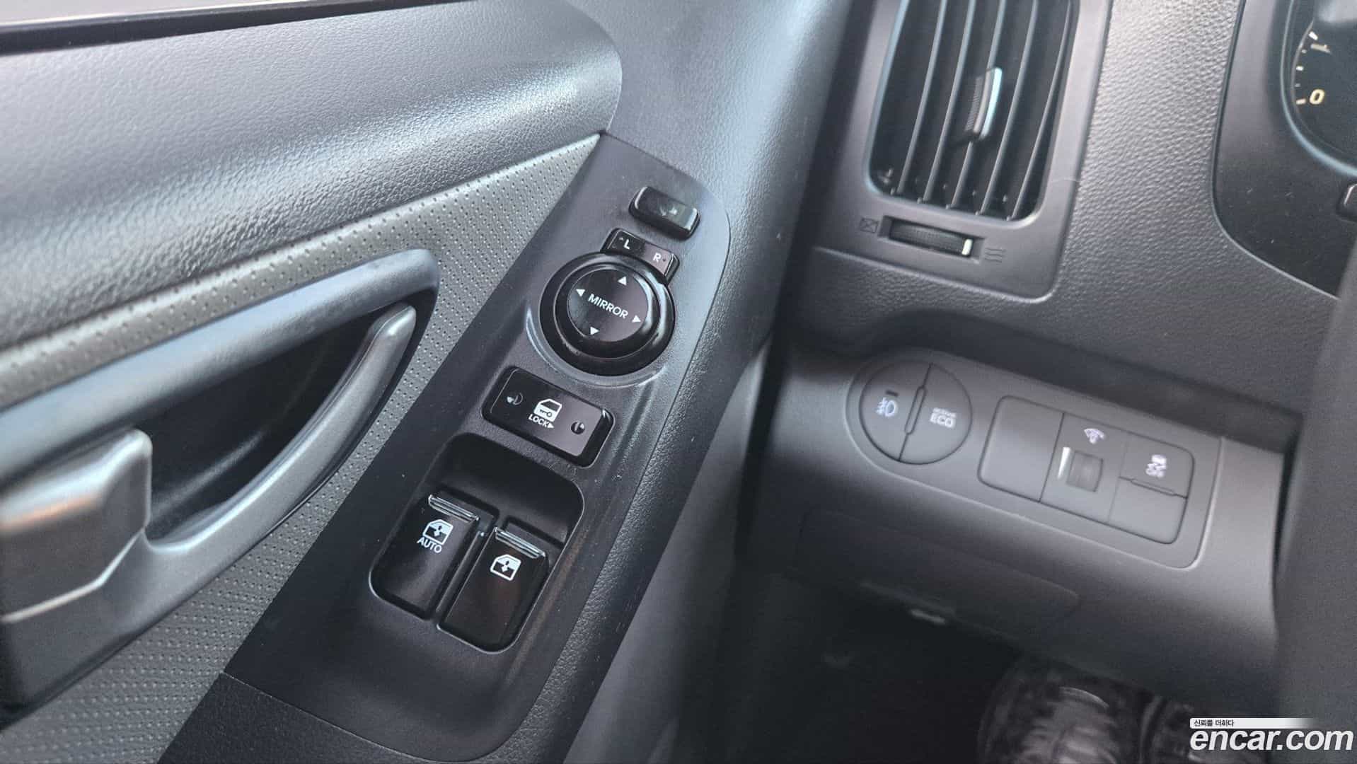 Starex Hyundai 2019.11-INNER-010