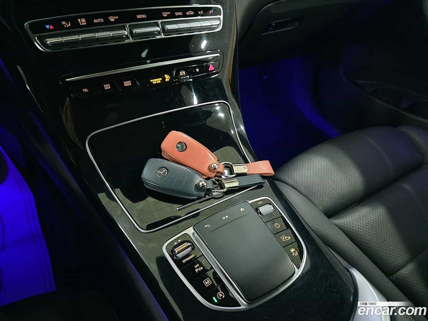 GLC-Class Mercedes-Benz 2021.3-OPTION-017