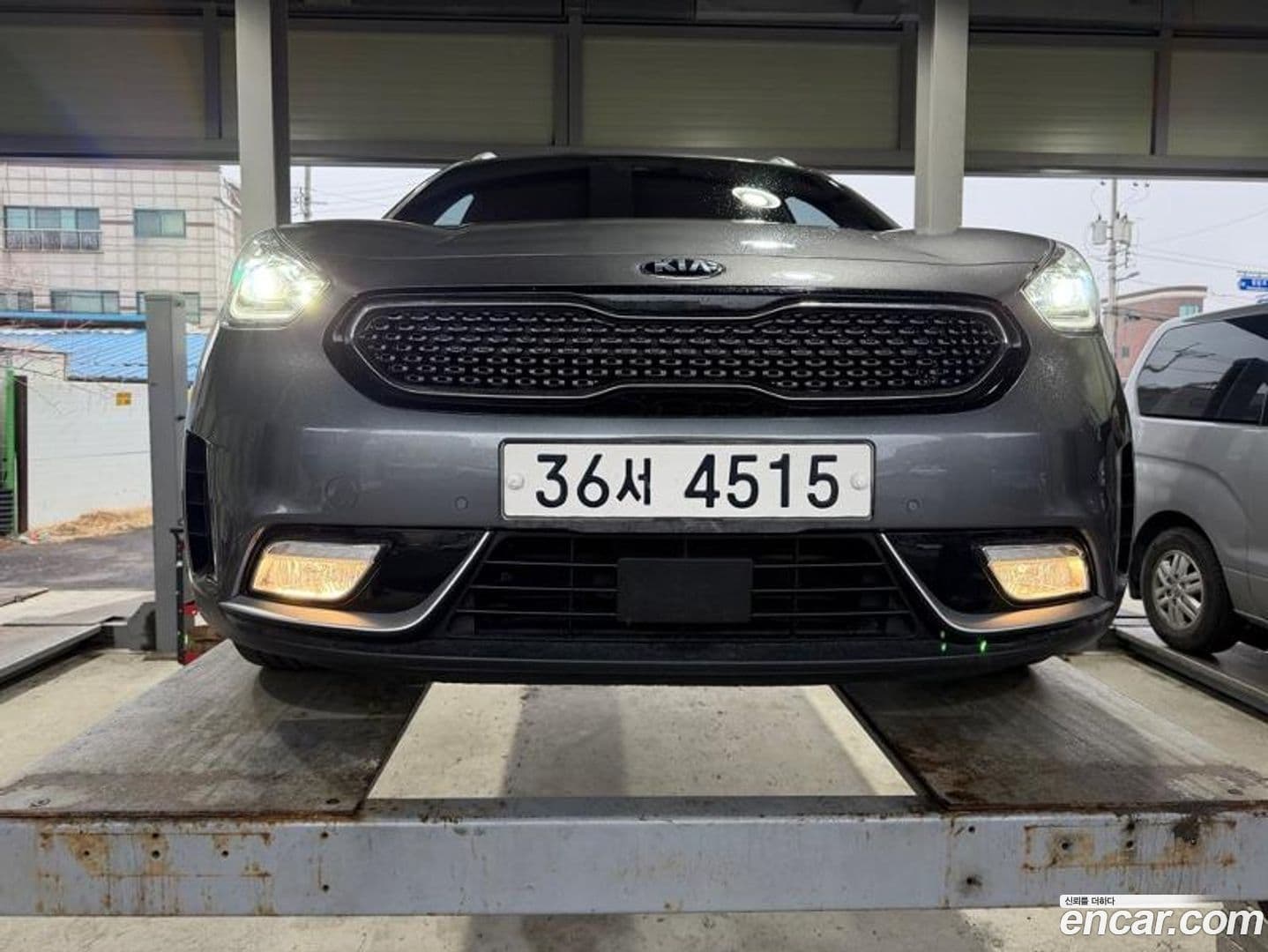 Main__Slider__Photo:Niro Kia 2017.6-0
