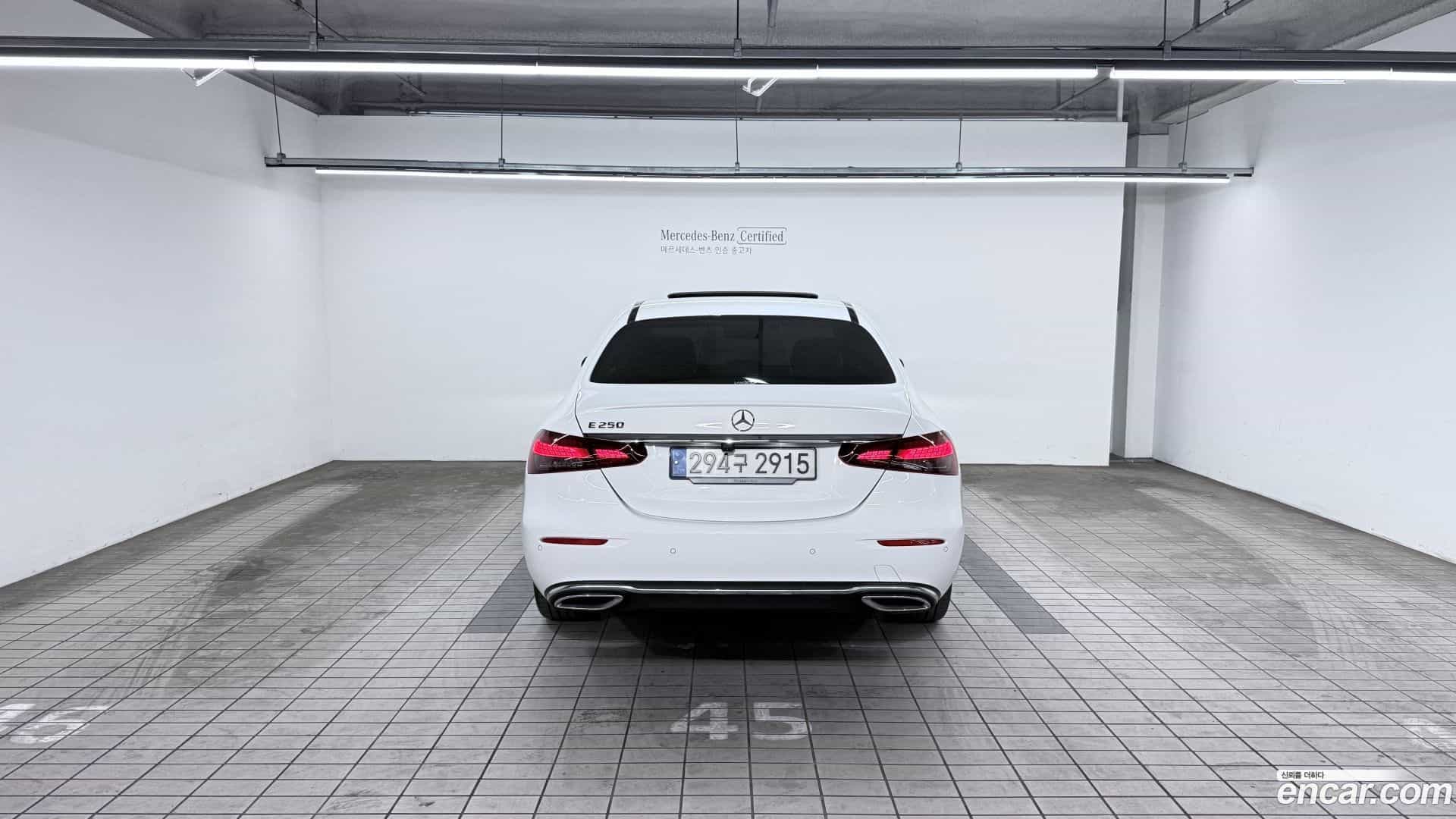E-Class Mercedes-Benz 2023.9-OUTER-004