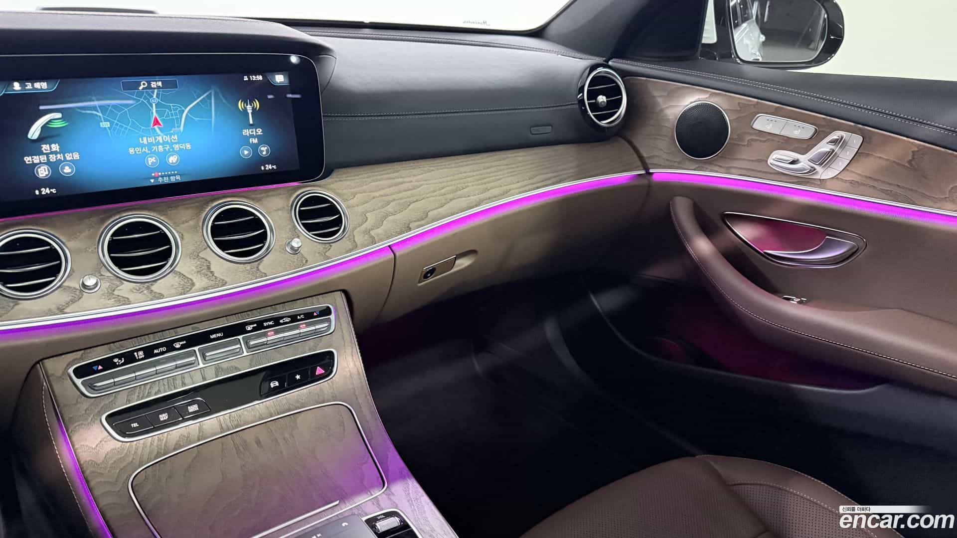 E-Class Mercedes-Benz 2023.9-INNER-009