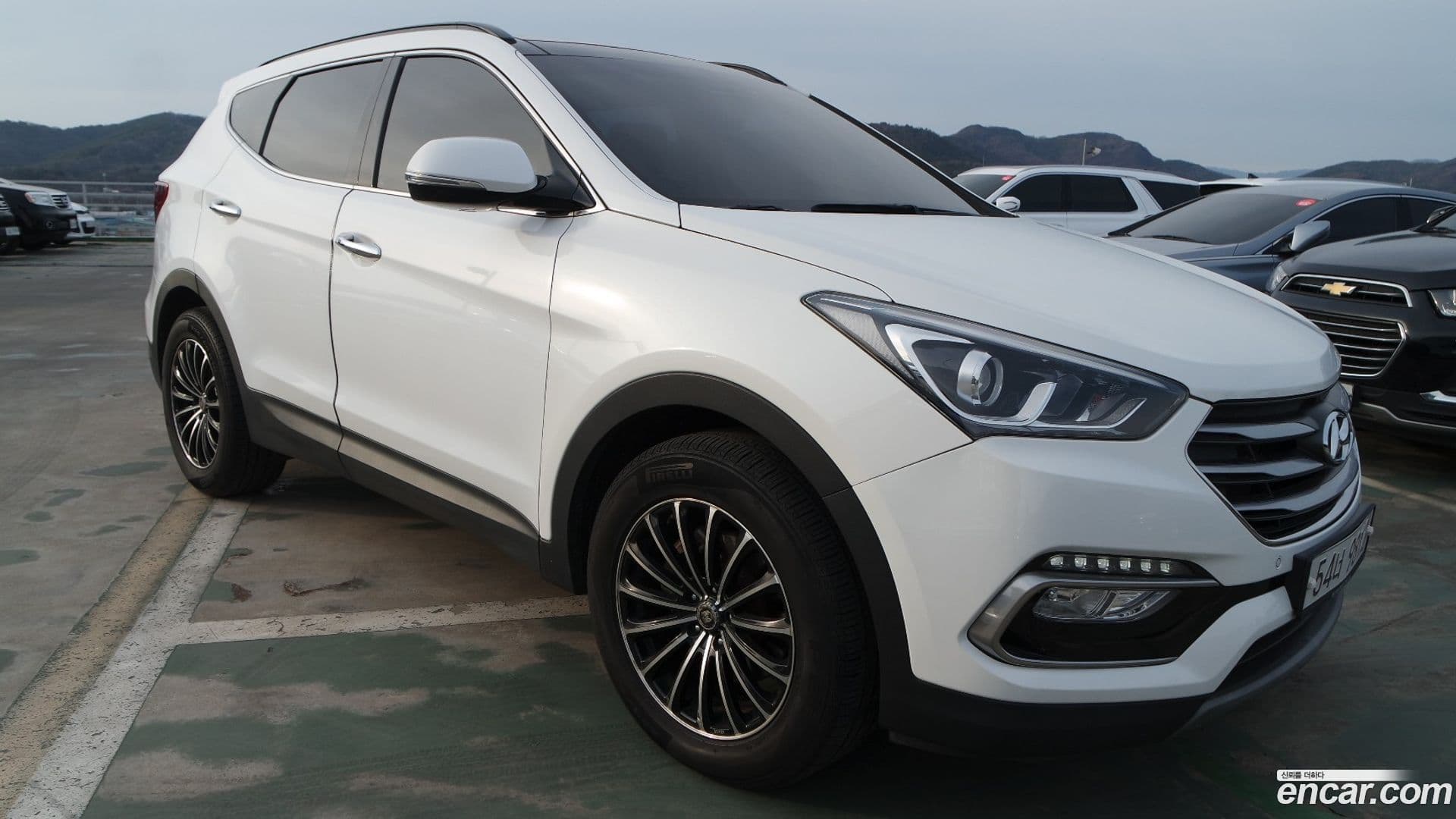 Main__Slider__Photo:Santafe Hyundai 2017.6-0