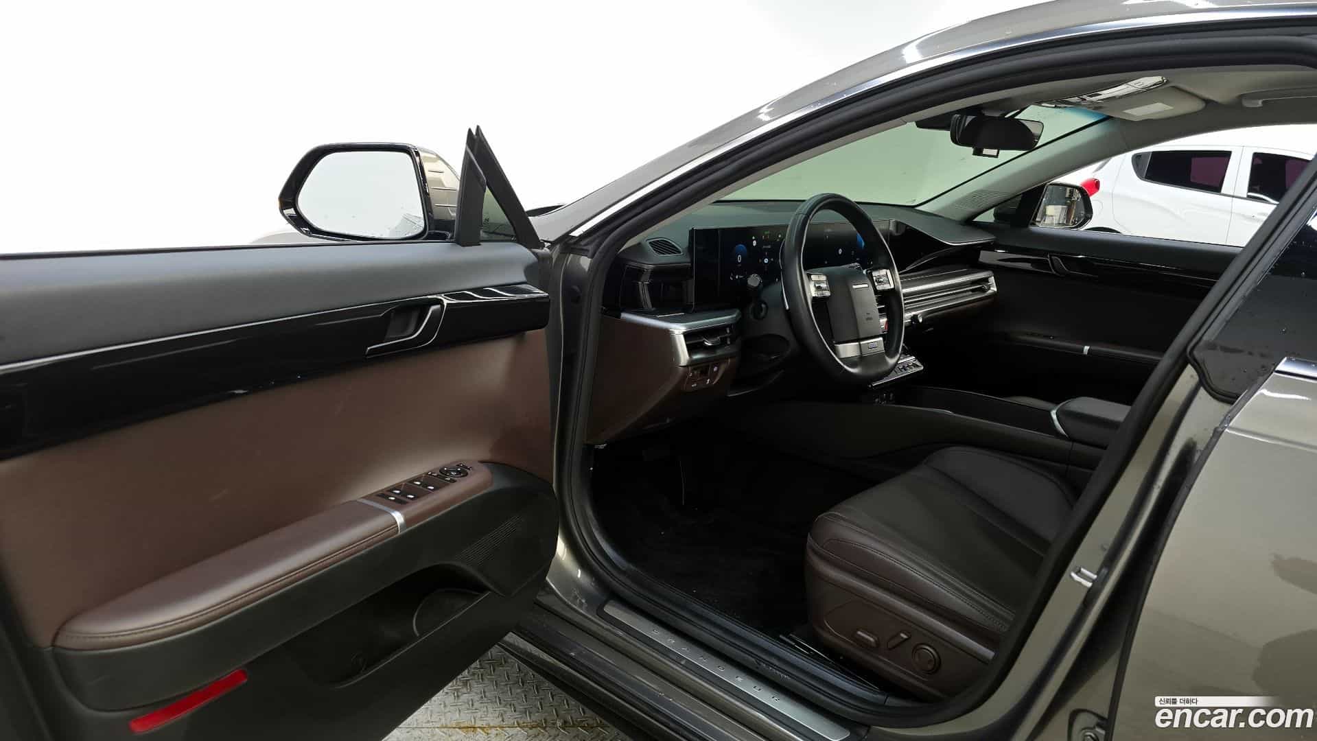 Grandeur Hyundai 2023.1-OPTION-015
