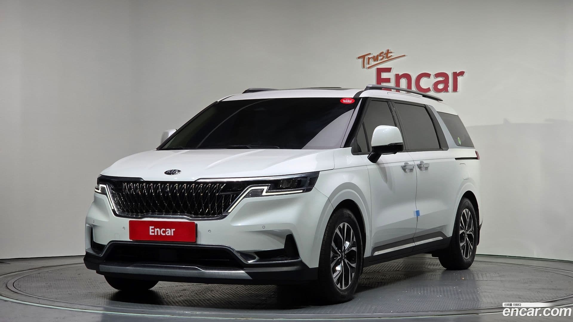 Main__Slider__Photo:Canival Kia 2020.10-0