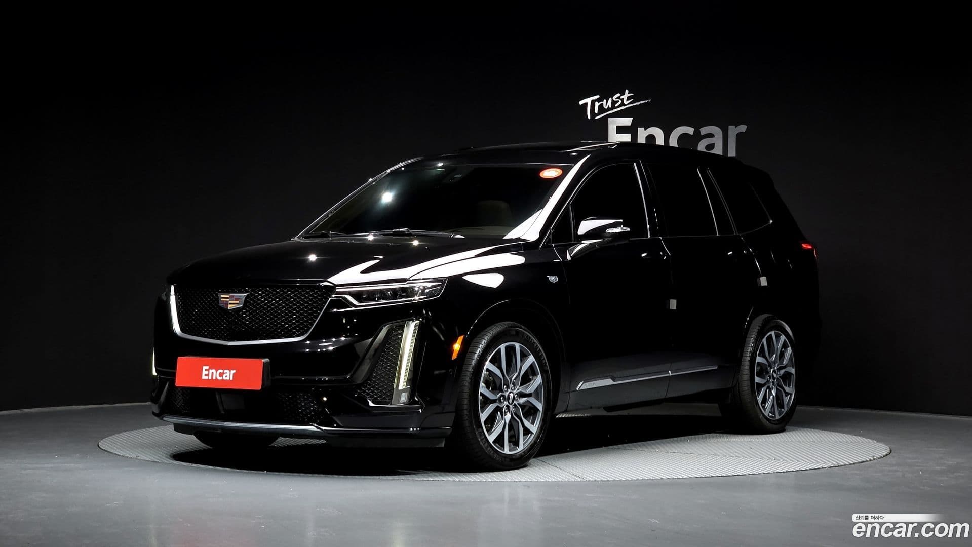Main__Slider__Photo:XT6 Cadillac 2021.10-0