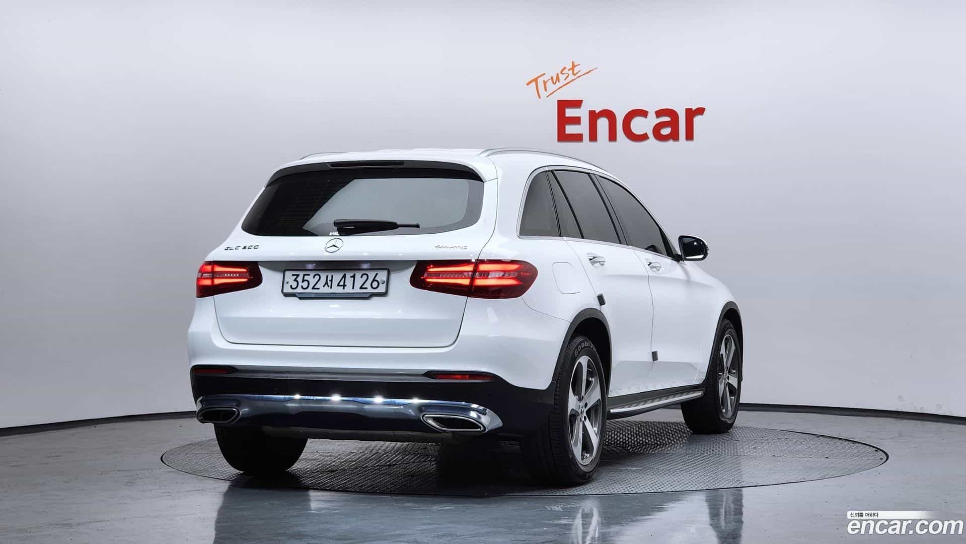 GLC-Class Mercedes-Benz 2019.10-OUTER-002