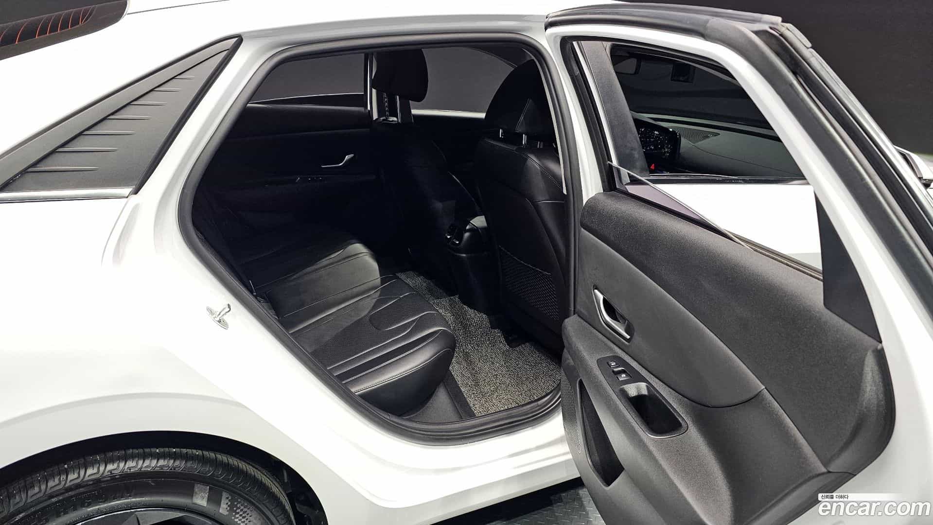 AVANTE Hyundai 2021.11-OPTION-015