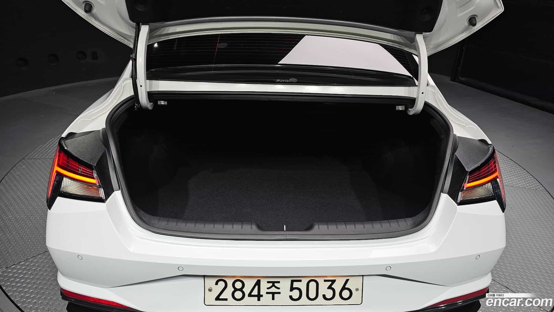 AVANTE Hyundai 2021.11-OPTION-024