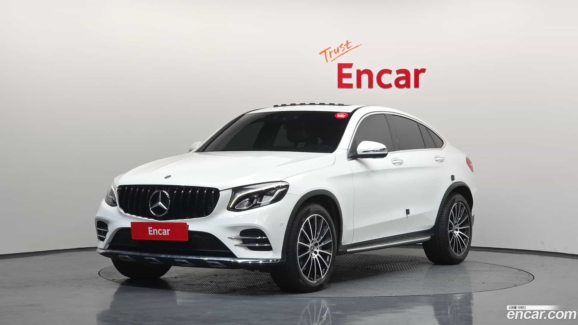 GLC-Class Mercedes-Benz 2017.10-OUTER-001