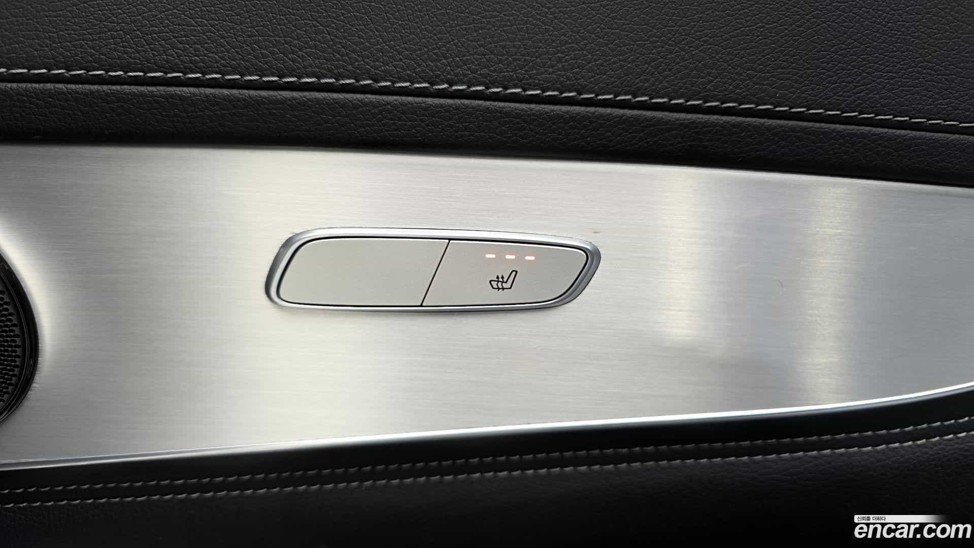 GLC-Class Mercedes-Benz 2017.10-OPTION-023