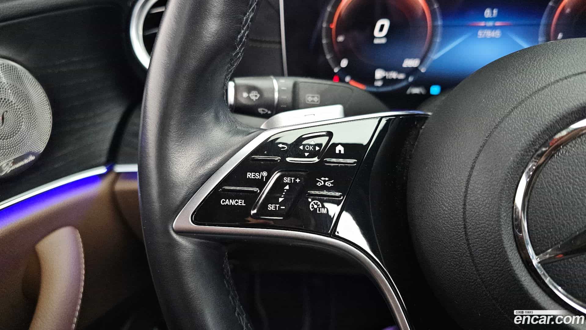E-Class Mercedes-Benz 2021.8-OPTION-020