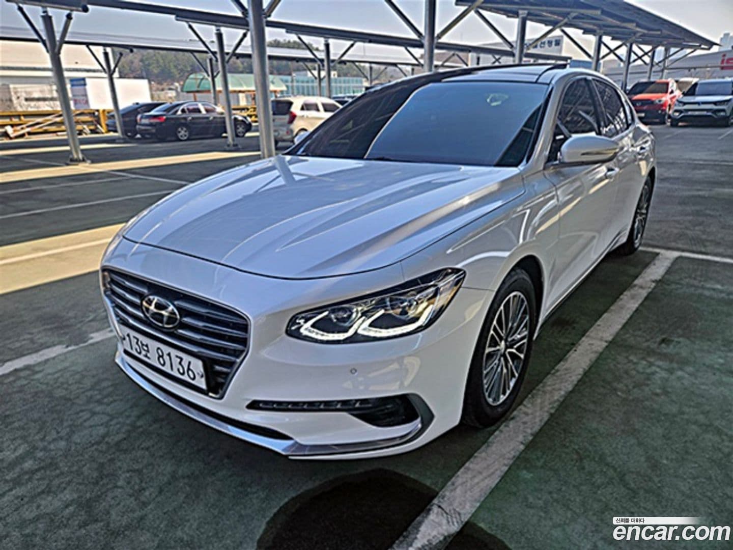 Main__Slider__Photo:Grandeur Hyundai 2017.10-0