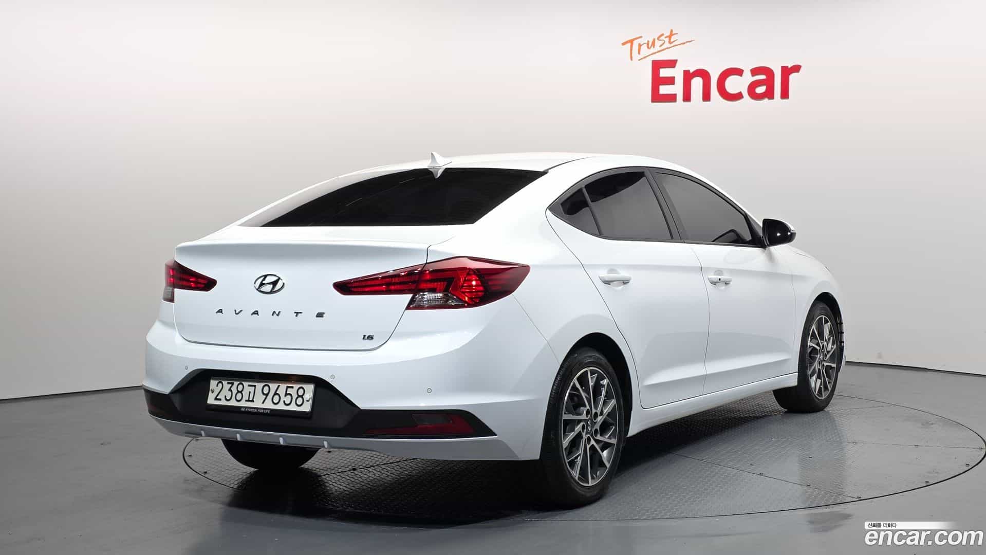 AVANTE Hyundai 2020.0-OUTER-002
