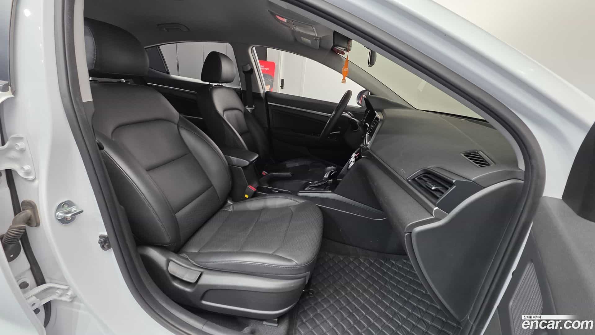 AVANTE Hyundai 2020.0-INNER-010