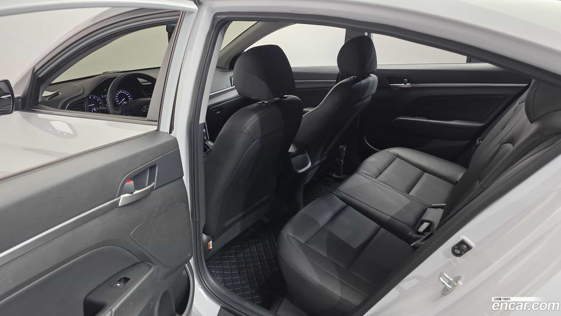 AVANTE Hyundai 2020.0-OPTION-022