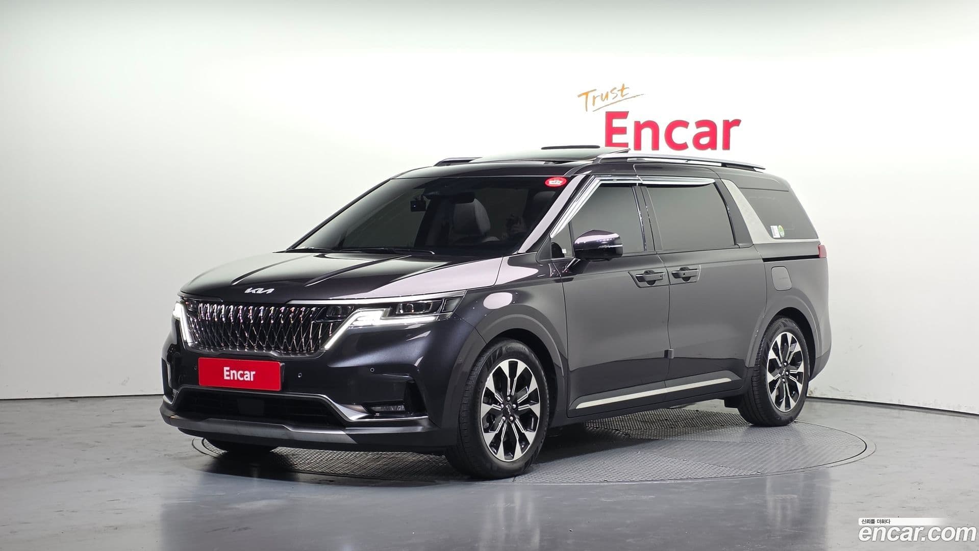 Main__Slider__Photo:Canival Kia 2023.0-0