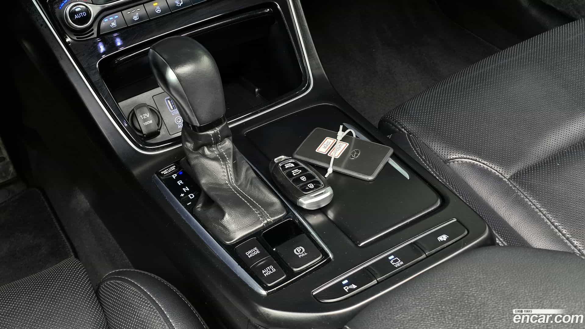 Grandeur Hyundai 2017.0-INNER-009