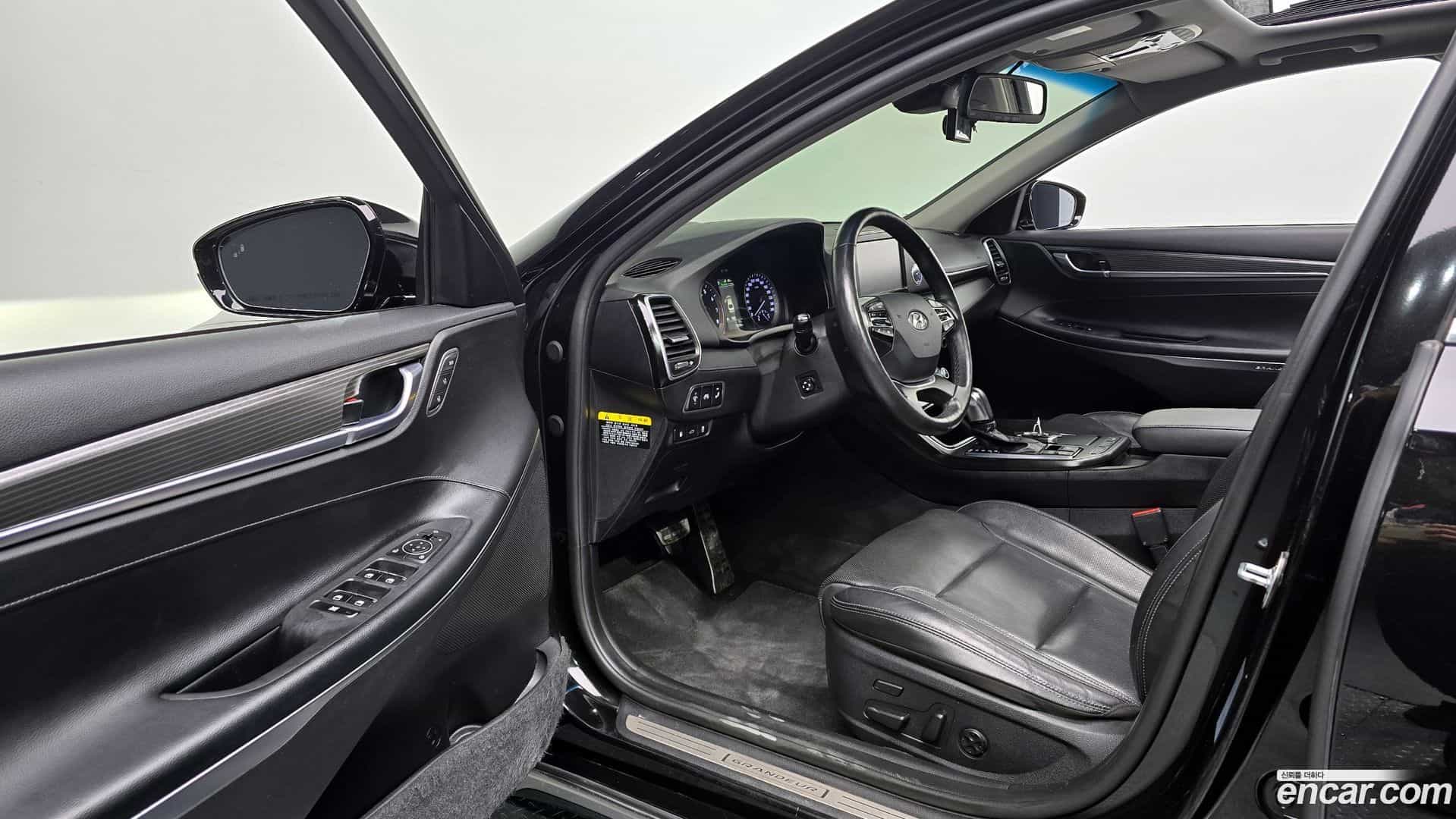 Grandeur Hyundai 2017.0-OPTION-015