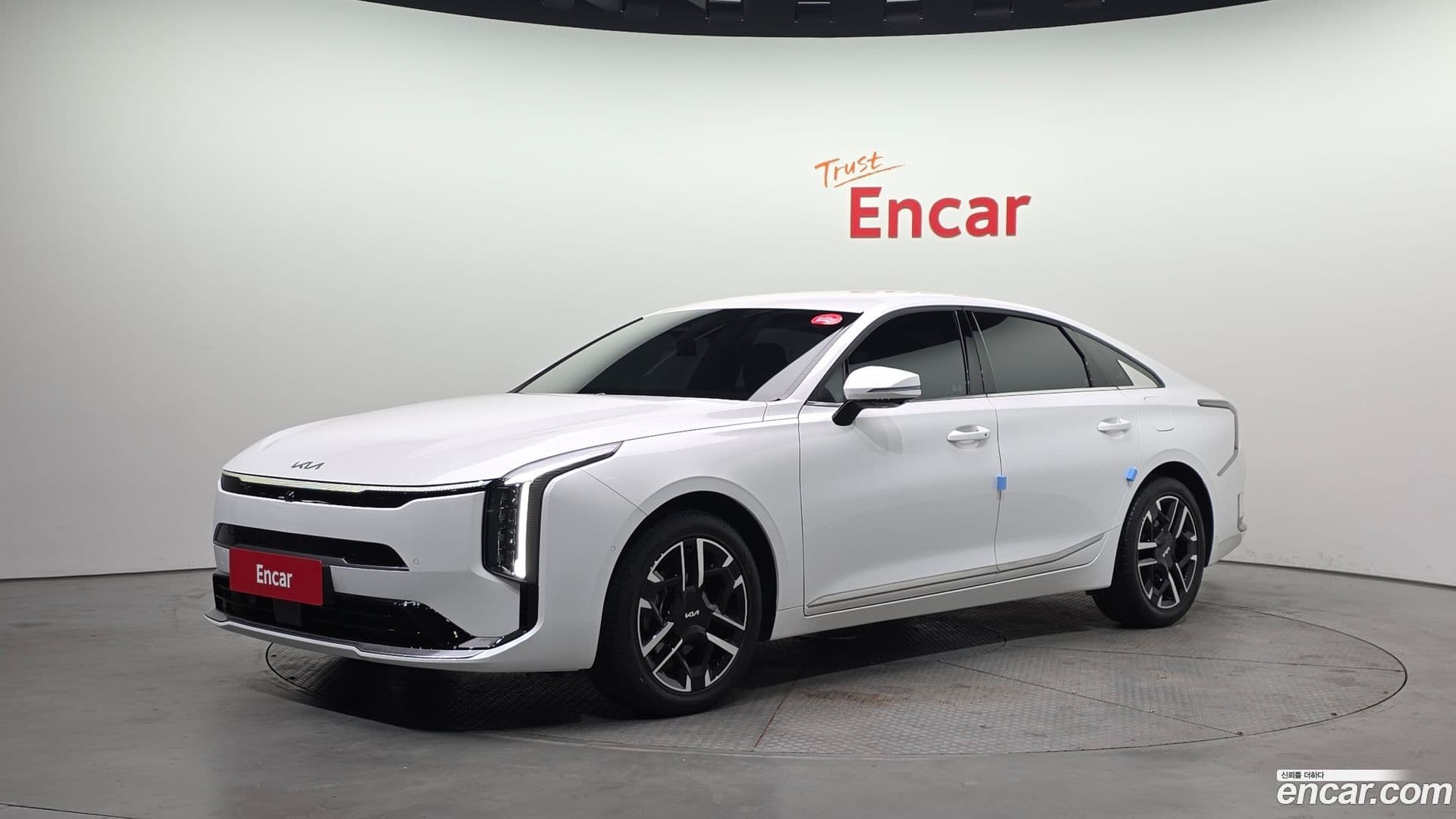 Main__Slider__Photo:K8 Kia 2025.10-0