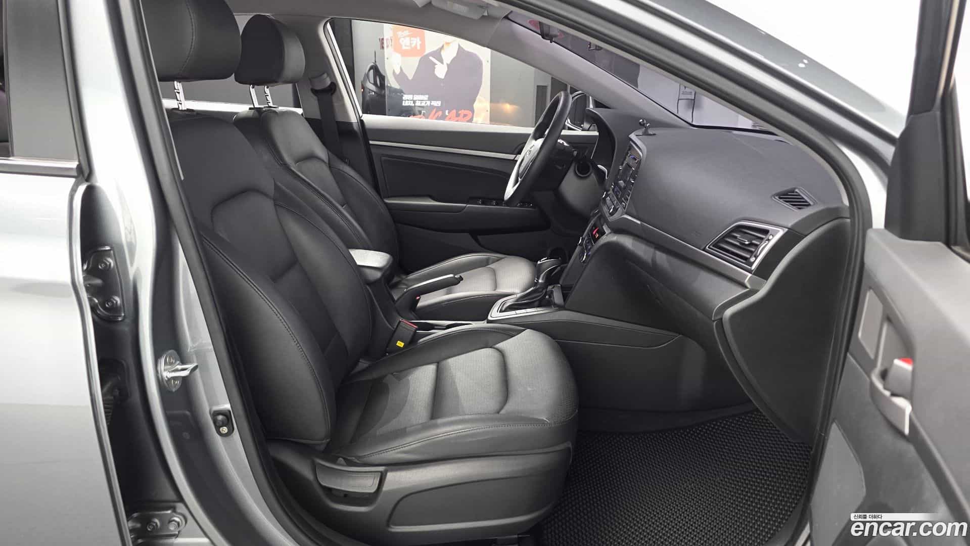 AVANTE Hyundai 2016.11-INNER-010