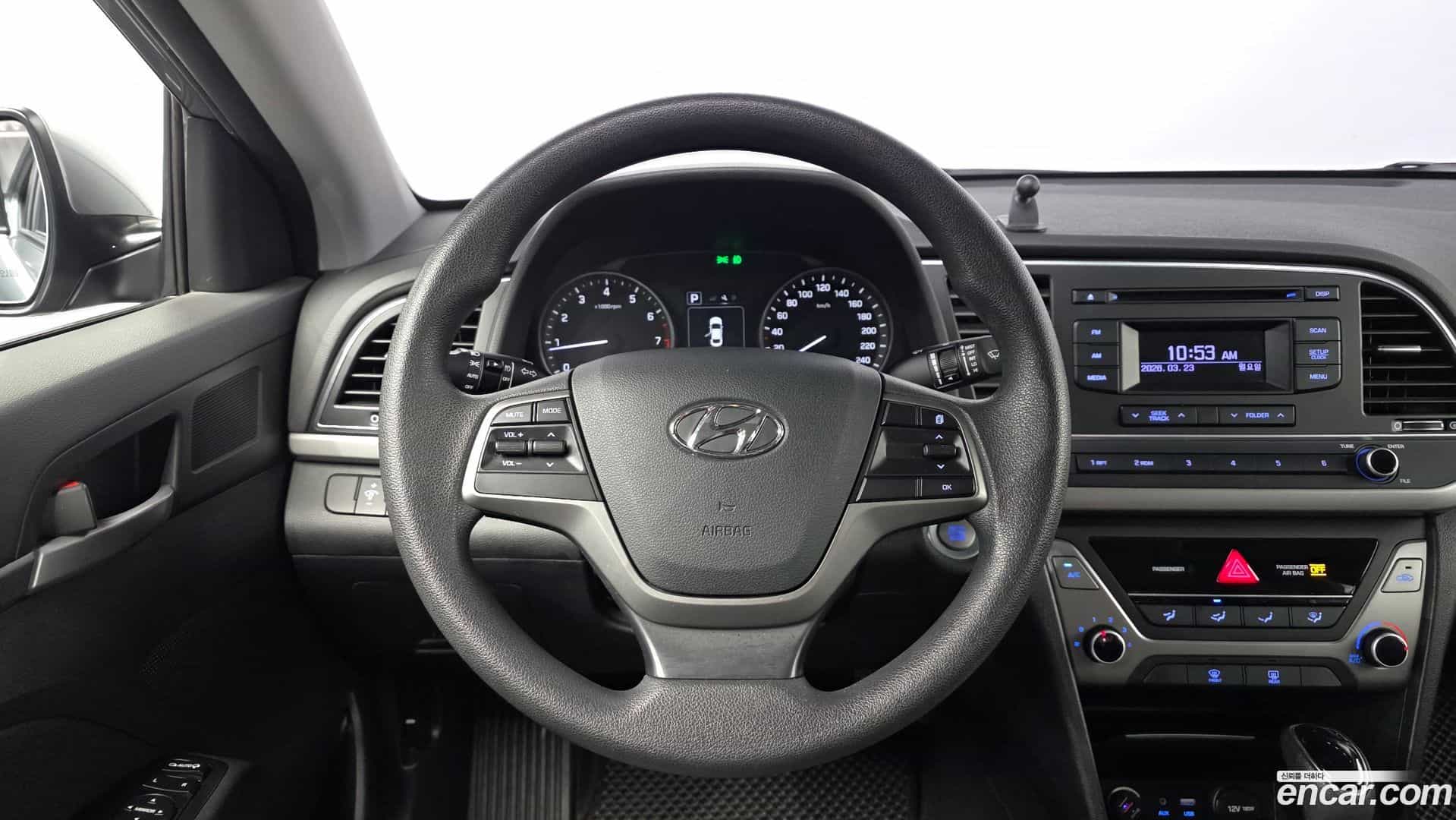 AVANTE Hyundai 2016.11-OPTION-017