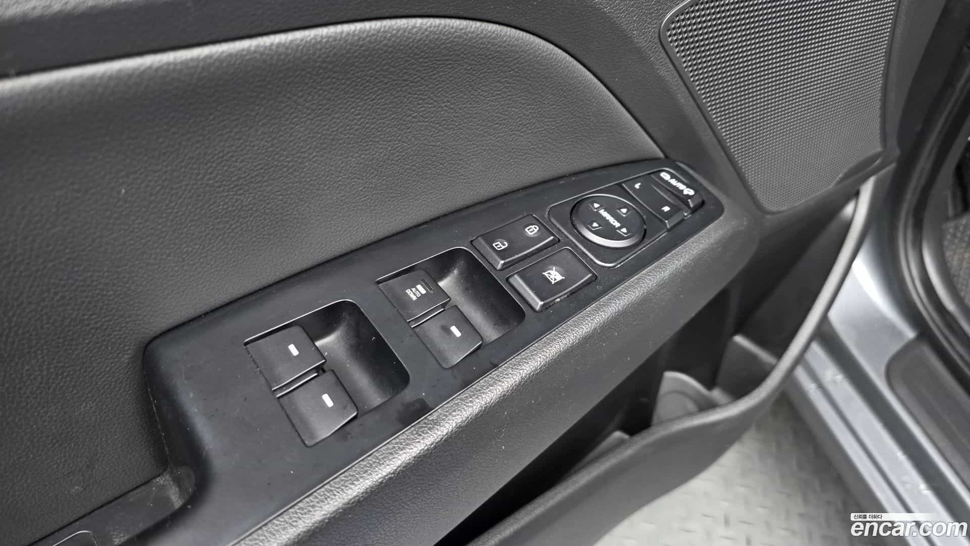 AVANTE Hyundai 2016.11-OPTION-022
