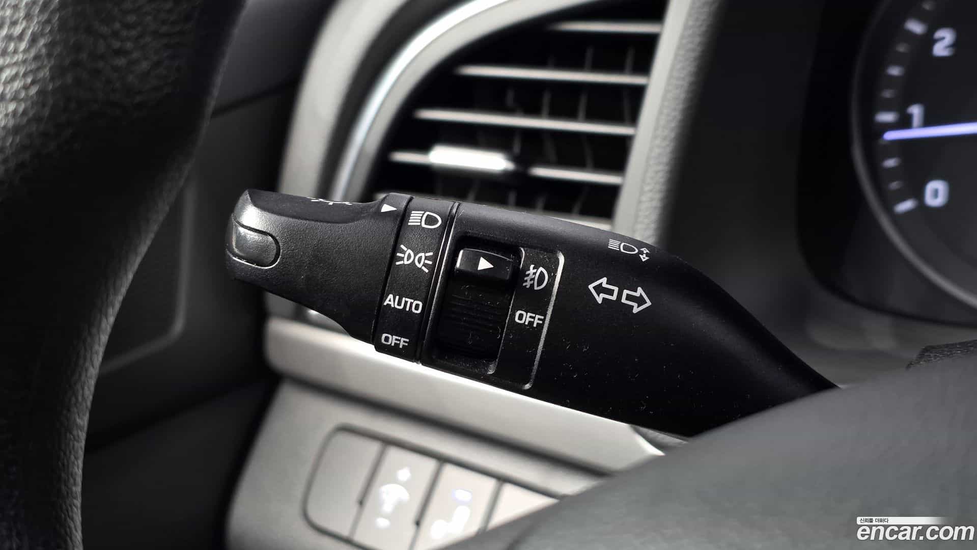 AVANTE Hyundai 2016.11-OPTION-023