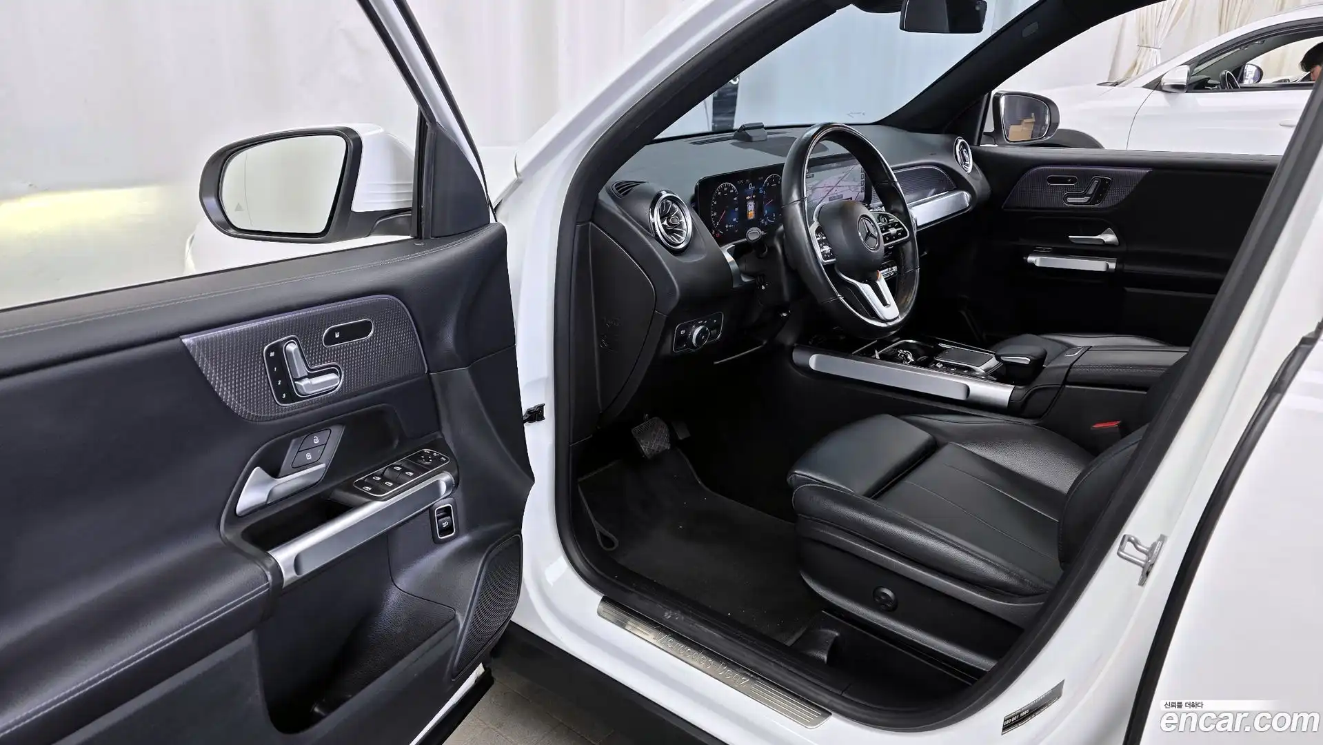 GLB-Class Mercedes-Benz 2021.7-INNER-010