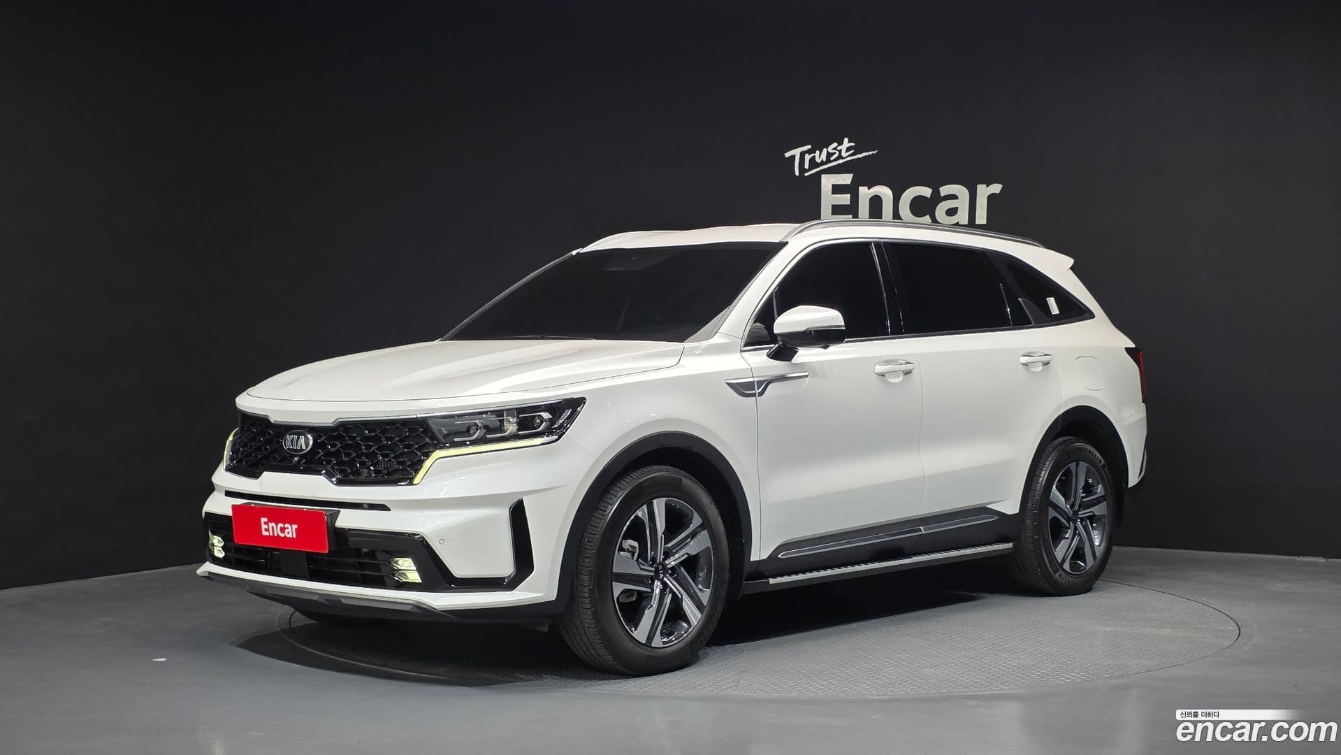 Main__Slider__Photo:Sorento Kia 2021.2-0