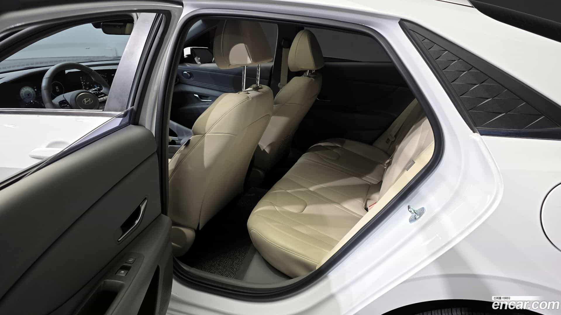 AVANTE Hyundai 2024.6-OPTION-015