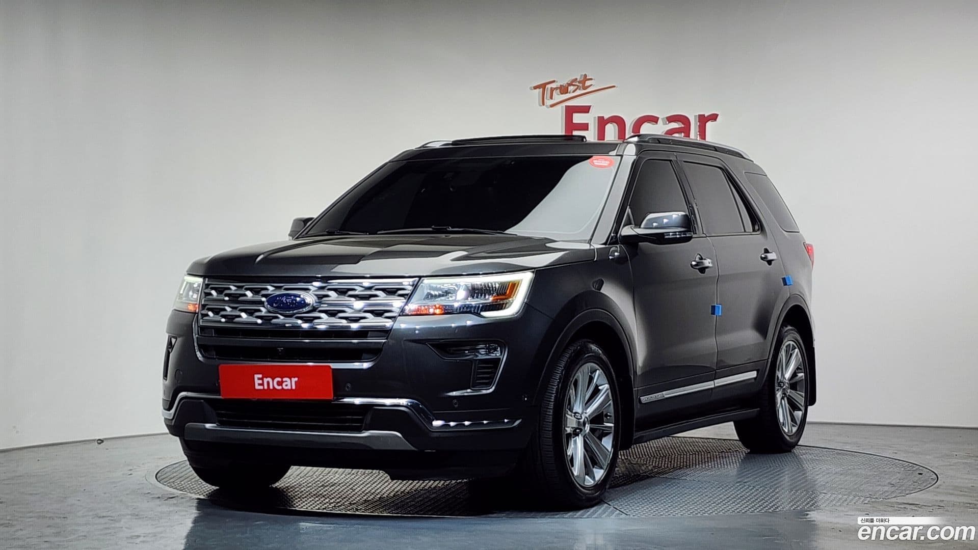 Main__Slider__Photo:Explorer Ford 2019.4-0
